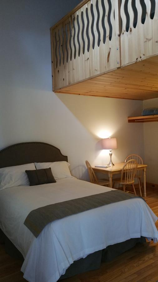 Lenroot Lodge Seeley Exteriör bild