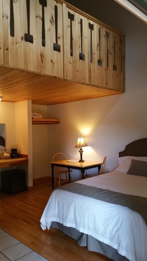 Lenroot Lodge Seeley Exteriör bild